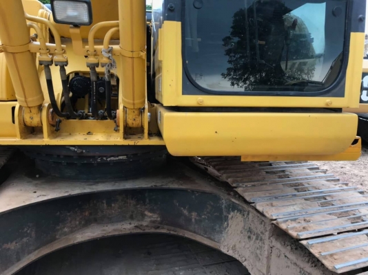 แบคโฮ KOMATSU PC200-8 แบคโฮ KOMATSU PC200-8