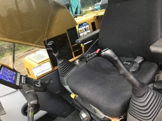 แบคโฮ KOMATSU PC200-8 แบคโฮ KOMATSU PC200-8