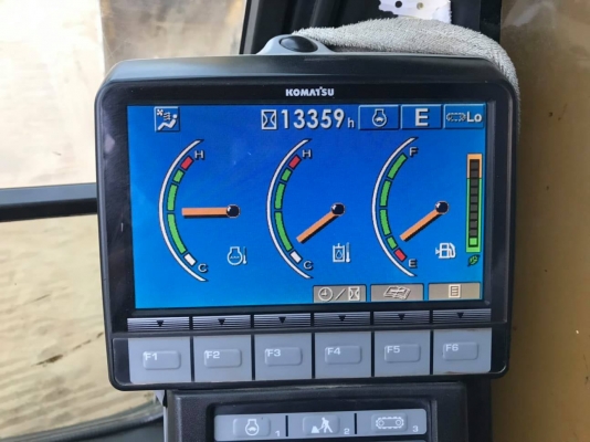 แบคโฮ KOMATSU PC200-8 แบคโฮ KOMATSU PC200-8