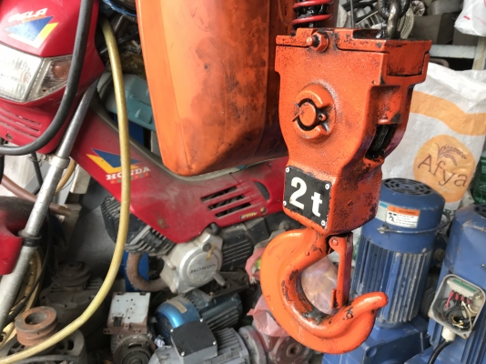 ขายรอกโซ่ไฟฟ้า Elephant 2ton. Made in Japan สภาพสวย หมุนนิ่ม โซ่ใช้งานยาว 6เมตร พร้อมใช้งาน