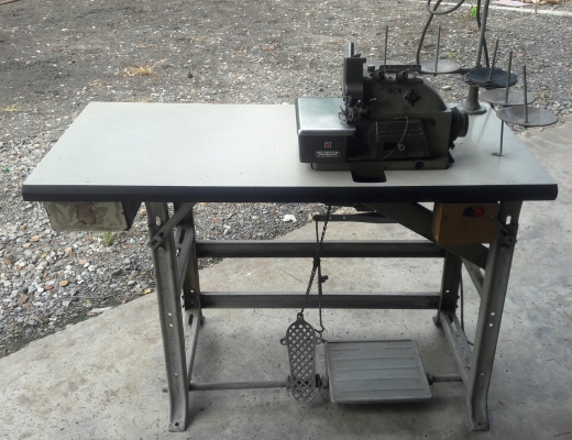 จักรโพ้งอุตสาหกรรม JUKI รุ่น MO-357  5 เส้น MADE IN JAPAN