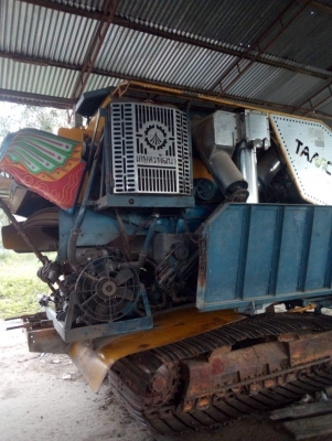 ขายรถเกี่ยวข้าวเกษตรพัฒนา ปลดหนี้ปี56 หน้ากว้าง3.30m เครื่องJo8c250เทอร์โบว์ ช่วงล่าง10เพลาใหญ่ พร้อมใช้งานสีเดิมโรงงาน ขายรถเกี่ยวข้าวเกษตรพัฒนา ปลดหนี้ปี56 หน้ากว้าง3.30m เครื่องJo8c250เทอร์โบว์ ช่วงล่าง10เพลาใหญ่ พร้อมใช้งานสีเดิมโรงงาน