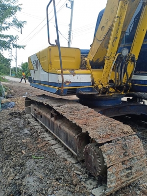 ขายจ้า..KOBELCO SK120-1 มาร์คทรี เก่าใน  ปั๊มดี  เครื่องดี  ไฟฟ้าครบ  เอกสารเล่มทะเบียน  สภาพสวย พร้อมใช้  โทร 089-3818694  จ๊อย