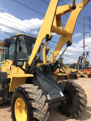 ขายรถตักล้อยาง KOMATSU WA100-6 ปี 2013 นำเข้าเองจากญี่ปุ่น สภาพสวยพร้อมใช้งาน มีVDOการทำงานครับ