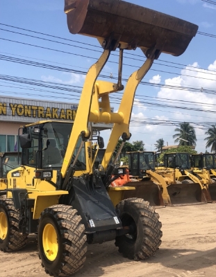 ขายรถตักล้อยาง KOMATSU WA100-6 ปี 2013 นำเข้าเองจากญี่ปุ่น สภาพสวยพร้อมใช้งาน มีVDOการทำงานครับ