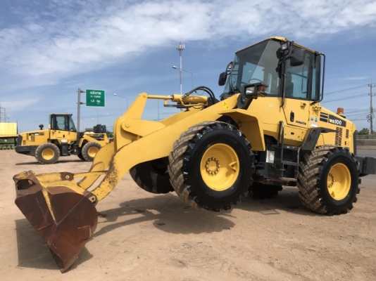 ขายรถตักล้อยาง KOMATSU WA100-6 ปี 2013 นำเข้าเองจากญี่ปุ่น สภาพสวยพร้อมใช้งาน มีVDOการทำงานครับ