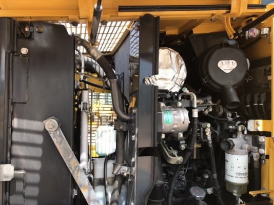 ขายรถตักล้อยาง KOMATSU WA100-6 ปี 2013 นำเข้าเองจากญี่ปุ่น สภาพสวยพร้อมใช้งาน มีVDOการทำงานครับ