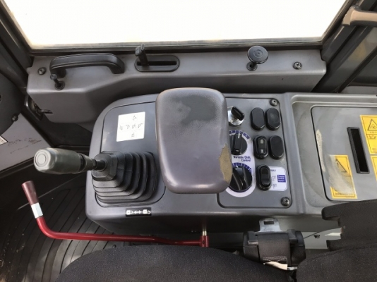 ขายรถตักล้อยาง KOMATSU WA100-6 ปี 2013 นำเข้าเองจากญี่ปุ่น สภาพสวยพร้อมใช้งาน มีVDOการทำงานครับ