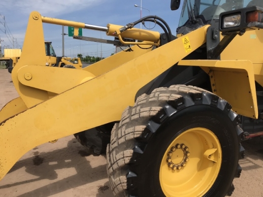 ขายรถตักล้อยาง KOMATSU WA100-6 ปี 2013 นำเข้าเองจากญี่ปุ่น สภาพสวยพร้อมใช้งาน มีVDOการทำงานครับ