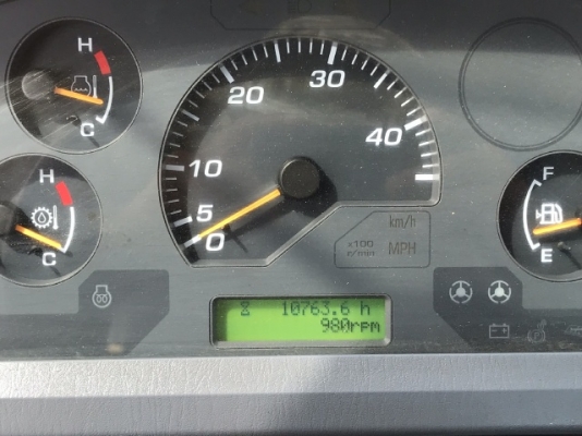 ขายรถตักล้อยาง KOMATSU WA100-6 ปี 2013 นำเข้าเองจากญี่ปุ่น สภาพสวยพร้อมใช้งาน มีVDOการทำงานครับ