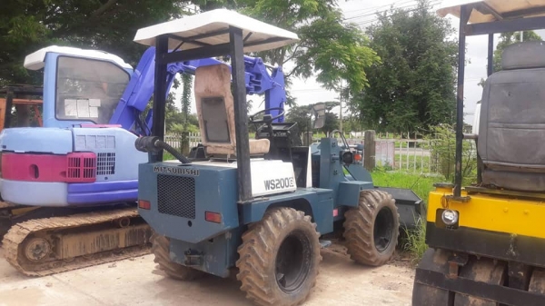 SALE FROM JAPAN* รถตักล้อยางMITSUBISHI WS200(เทียบเท่า WA30) / ขับเคลื่อน 2เพลา/รุ่นเอวอ่อน(เลี้ยวเอว)/ปรับสภาพ ขัดล้าง พร้อมใช้งาน