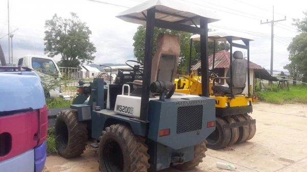 SALE FROM JAPAN* รถตักล้อยางMITSUBISHI WS200(เทียบเท่า WA30) / ขับเคลื่อน 2เพลา/รุ่นเอวอ่อน(เลี้ยวเอว)/ปรับสภาพ ขัดล้าง พร้อมใช้งาน