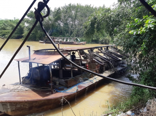 ขายเรือดูดทราย สภาพพร้อมไช้อุปกรครบ