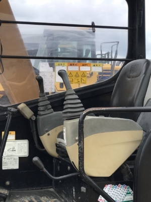 ขายรถขุด CAT 305SR คอนโทรลสั้น ปั๊มนิ้ว นำเข้าเองจากญี่ปุ่น สภาพสวยพร้อมใช้ มีVDOการทำงานครับ