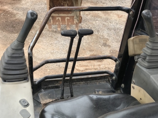 ขายรถขุด CAT 305SR คอนโทรลสั้น ปั๊มนิ้ว นำเข้าเองจากญี่ปุ่น สภาพสวยพร้อมใช้ มีVDOการทำงานครับ