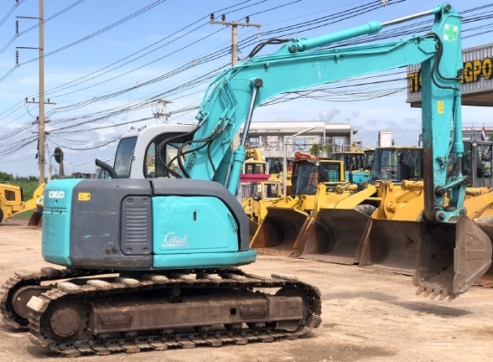 ขายรถขุด KOBELCO SK135SR ลายหัวกระแทก นำเข้าเองจากญี่ปุ่น สภาพสวยพร้อมใช้ มีVDOการทำงานครับ