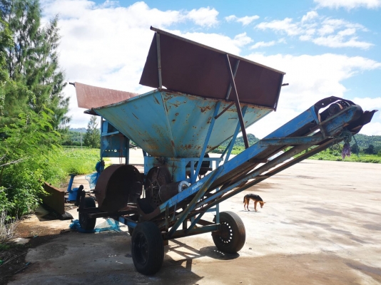 ขายด่วน อุปกรณ์ เครื่องโม่ ลาก แท่นดั้ม เทมัน อีซุ160แรงปั่น และอุปกรณ์อื่นๆพร้อมใช้งาน สร้างอาชีพได้เลย เพียง 650000 บาท