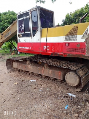 ขายKOMATSU PC200-5 มีบุ้งกี๋ หัวกระแทกราคา 550,000