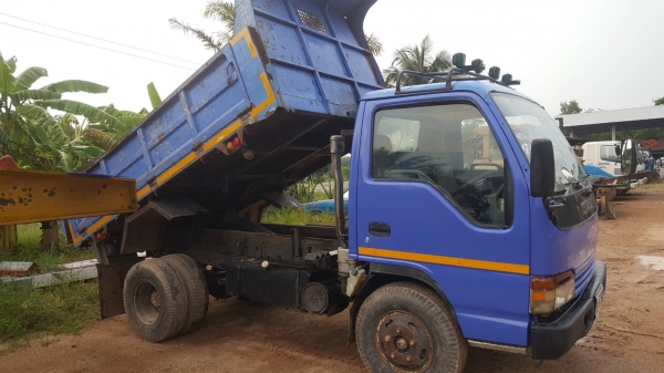ขาย6ล้อดั้มพ์ISUZU NPR115 แรงม้าราคา 280,000 ขาย6ล้อดั้มพ์ISUZU NPR115 แรงม้าราคา 280,000