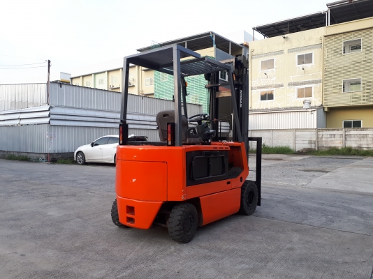 ขายรถโฟล์คลิฟท์ไฟฟ้ายี่ห้อ NISSAN QP02 ขายรถโฟล์คลิฟท์ไฟฟ้ายี่ห้อ NISSAN QP02