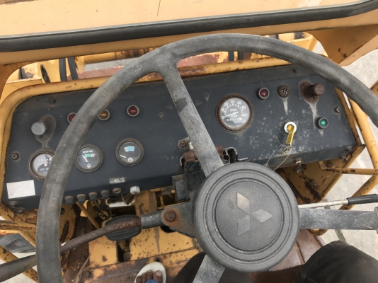 ขายรถตักMITSUBISHIรุ่นWS3 นำเข้าญี่ปุ่นไม่เคยใช้งานในไทยเอวอ่อนเครื่องมิตซูบิชิ4สูบ สภาพดีพร้อมใช้งาน 081-8302909 จิรโรจน์ Line ID : jiraroj2909