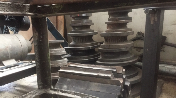 เครื่องดัดท่อไอเสีย