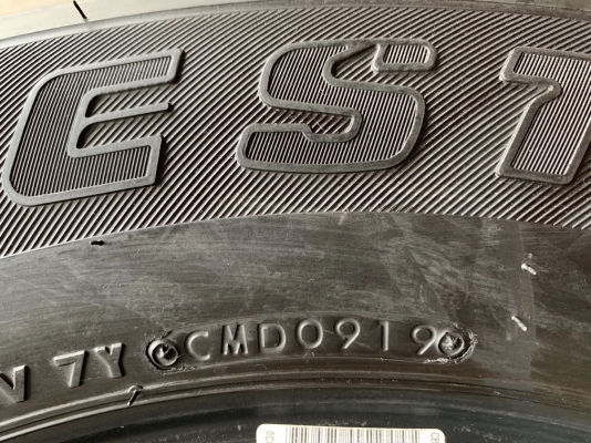 ยางป้ายแดง 265-65-17 Bridgestone ปี 19 ตุ่มเด้งๆทุกเส้น ยางป้ายแดง 265-65-17 Bridgestone ปี 19 ตุ่มเด้งๆทุกเส้น