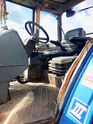 ขายด่วน FORD 6640 - 2 เพลา ตู้เก๋ง คานหน้าคาเรโร่ สวยจัดพร้อมใช้งาน อุปกรณ์ครบ ใบดันหน้า,ผาน 7 เครื่องดีเกียร์ดีใช้งานได้ปกติดีทุกอย่าง เอกสารสัญญาซื้อขาย