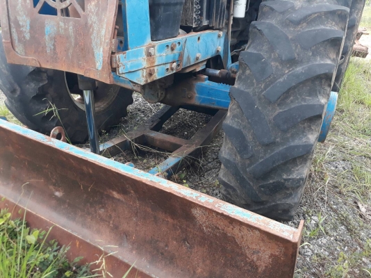 ขายด่วน FORD 6640 - 2 เพลา ตู้เก๋ง คานหน้าคาเรโร่ สวยจัดพร้อมใช้งาน อุปกรณ์ครบ ใบดันหน้า,ผาน 7 เครื่องดีเกียร์ดีใช้งานได้ปกติดีทุกอย่าง เอกสารสัญญาซื้อขาย