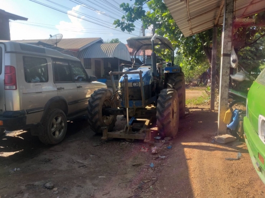 ขายด่วน รถไถ NEW HOLLAN T77 สองเพลา ขายตามสภาพ ชุดเพลาหน้าถอดเฟืองออกทั้งสองข้าง เครื่องเกียร์ดี ระบบไฮดรอลิดพร้อมใช้งาน สนใจสอบถาม 093 0764943  คุณ ตั้ม ราคา 280000