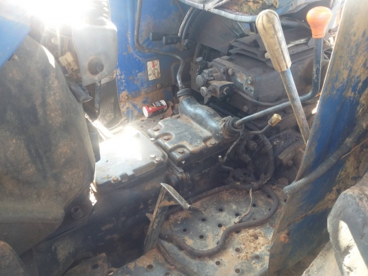 ขายด่วน รถไถ NEW HOLLAN T77 สองเพลา ขายตามสภาพ ชุดเพลาหน้าถอดเฟืองออกทั้งสองข้าง เครื่องเกียร์ดี ระบบไฮดรอลิดพร้อมใช้งาน สนใจสอบถาม 093 0764943  คุณ ตั้ม ราคา 280000