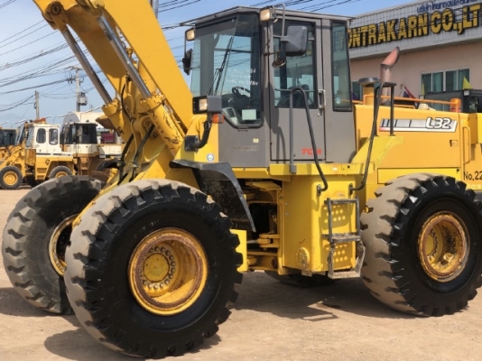 ขายรถตักล้อยาง TCM L32-3 นำเข้าเองจากญี่ปุ่น สภาพสวยพร้อมใช้งาน มีVDOการทำงานครับ