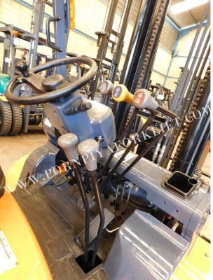 จำหน่าย Forklift TCM FD30C6H จำหน่าย Forklift TCM FD30C6H