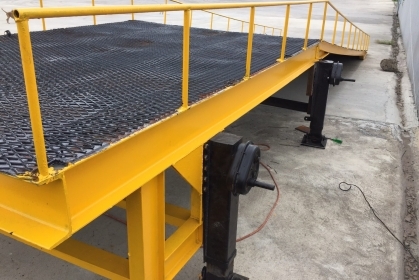 แลมป์ขึ้นสินค้า พร้อมขาช้าง สภาพใหม่มากๆ ปรับระดับได้ สินค้ามี2 ตัว แลมป์ขึ้นสินค้า พร้อมขาช้าง สภาพใหม่มากๆ ปรับระดับได้ สินค้ามี2 ตัว