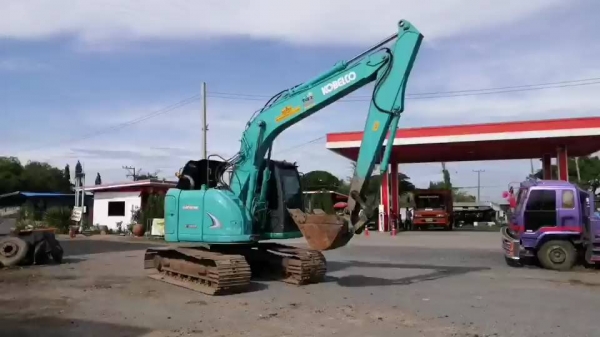 KOBELCO SK135 yy05 ช่วงล่างสวย เอวแน่นราคา 1,350,000 บาท ครับ