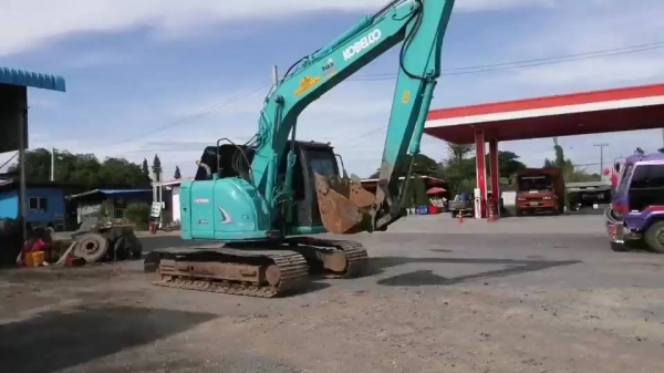 KOBELCO SK135 yy05 ช่วงล่างสวย เอวแน่นราคา 1,350,000 บาท ครับ