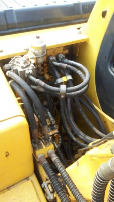 ขายด่วน KOMATSU PC-120-6 รถสมบูรณ์ พร้อมใช้งาน ไฟฟ้าครบ แอร์เย็น ช่วงล่างสวย เครื่องปั้มดีเยี่ยม เอกสารใบแจ้งจำหน่าย รถเก่านอก มีไลน์หัวแย็ก สนใจสอบถาม 093_0764943  คุณ ตั้ม