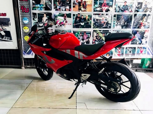 gsx-r 150 สีแดง ไมล์ 2 พันโล รถสวยน้องๆป้ายแดงเลยครับ 54,900 gsx-r 150 สีแดง ไมล์ 2 พันโล รถสวยน้องๆป้ายแดงเลยครับ 54,900