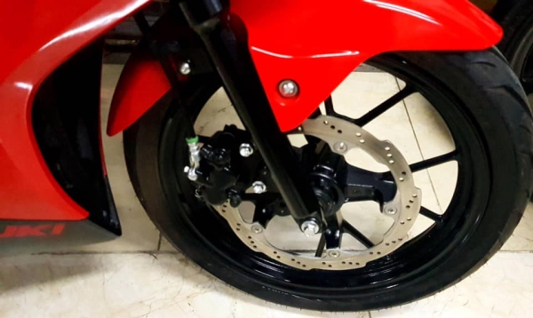 gsx-r 150 สีแดง ไมล์ 2 พันโล รถสวยน้องๆป้ายแดงเลยครับ 54,900 gsx-r 150 สีแดง ไมล์ 2 พันโล รถสวยน้องๆป้ายแดงเลยครับ 54,900