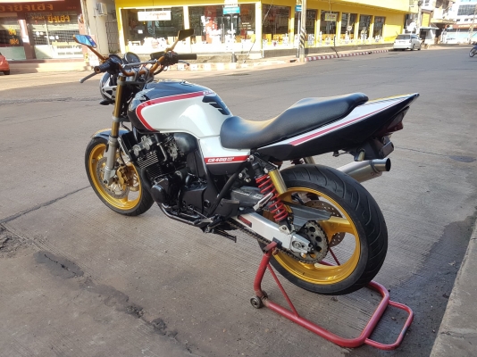 ขาย HONDA CB400 TECH1 ปี2001 เดิมๆ สีสวย มีท่อแต่ง แกนโช๊คหน้าทอง แฮนด์บาร์ กระจกแต่ง อินวอยส์ สรรพส