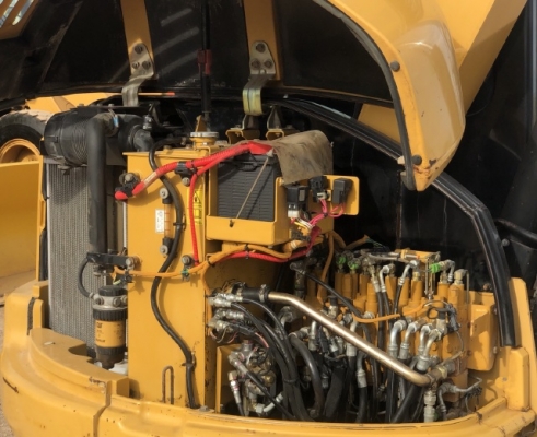 ขายรถขุด CAT 305CSR ปี 2009 นำเข้าเองจากญี่ปุ่น สภาพสวยพร้อมใช้ มีVDOการทำงานครับ