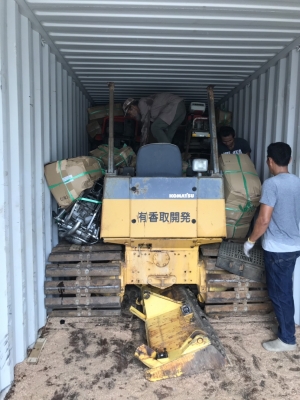 ขายรถแทรกเตอร์นำเข้าจากญี่ปุ่น KOMATSU D20PL-7E สภาพสวย พร้อมใช้งาน ชั่วโมง การทำงานน้อย สนใจสอบถามได้ที่ 089-2579650