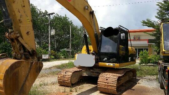 ขาย.CAT320D มี2คันคันที่1 ไมล์6500ชม.คันที่2 ไมล์5700ชม.เอกสารพร้อมโอนราคาคันละ 2,200,000 ขาย.CAT320D มี2คันคันที่1 ไมล์6500ชม.คันที่2 ไมล์5700ชม.เอกสารพร้อมโอนราคาคันละ 2,200,000