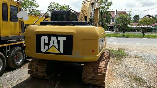 ขาย.CAT320D มี2คันคันที่1 ไมล์6500ชม.คันที่2 ไมล์5700ชม.เอกสารพร้อมโอนราคาคันละ 2,200,000