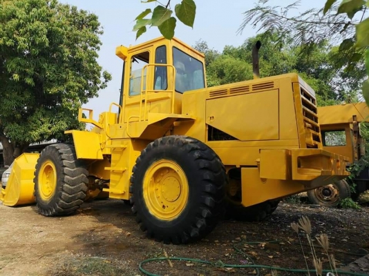 ขาย 550,000 รถตักล้อยาง KAWASAKI 70 Z  ขนาดตักได้ 3 คิว เครื่องดี เกียร์แรง เอวแน่น ยางดี รถสวยพร้อมใช้งาน เอกสารอินวอยทร์ รถอยู่ ปทุมธานี 090-772-3710 090-772-3708