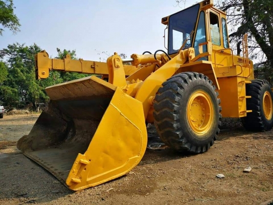 ขาย 550,000 รถตักล้อยาง KAWASAKI 70 Z  ขนาดตักได้ 3 คิว เครื่องดี เกียร์แรง เอวแน่น ยางดี รถสวยพร้อมใช้งาน เอกสารอินวอยทร์ รถอยู่ ปทุมธานี 090-772-3710 090-772-3708