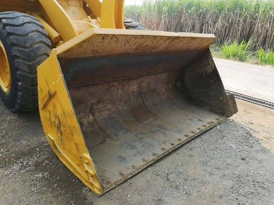 ขาย 550,000 รถตักล้อยาง KAWASAKI 70 Z  ขนาดตักได้ 3 คิว เครื่องดี เกียร์แรง เอวแน่น ยางดี รถสวยพร้อมใช้งาน เอกสารอินวอยทร์ รถอยู่ ปทุมธานี 090-772-3710 090-772-3708