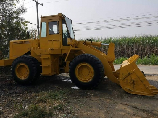 ขาย 550,000 รถตักล้อยาง KAWASAKI 70 Z  ขนาดตักได้ 3 คิว เครื่องดี เกียร์แรง เอวแน่น ยางดี รถสวยพร้อมใช้งาน เอกสารอินวอยทร์ รถอยู่ ปทุมธานี 090-772-3710 090-772-3708