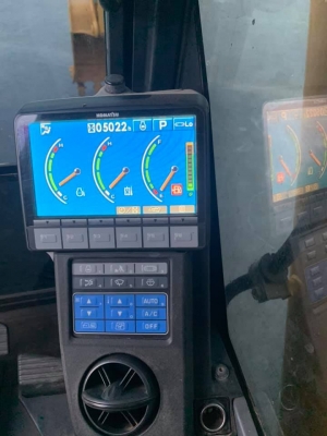 KOMATSU 70-8  ราคา 1,200,000 ระบบเต็ม แอร์เย็น เครื่องดี เอกสาชุดจด สนใจติดต่อ 081-989-1989 หรั่งครับ