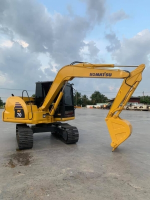 KOMATSU 70-8  ราคา 1,200,000 ระบบเต็ม แอร์เย็น เครื่องดี เอกสาชุดจด สนใจติดต่อ 081-989-1989 หรั่งครับ